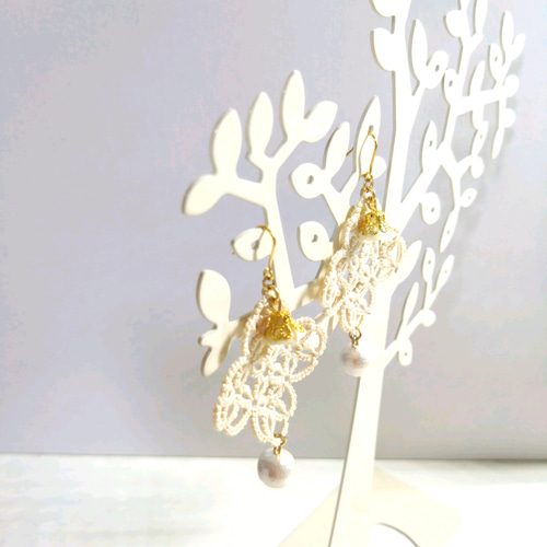 四つ葉＆ローズピアス(イヤリング)ベージュ ピアス（その他