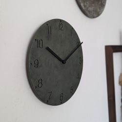 古塗装のモルタル掛け時計（ブロンズグリーンベース）【受注生産】 3枚目の画像