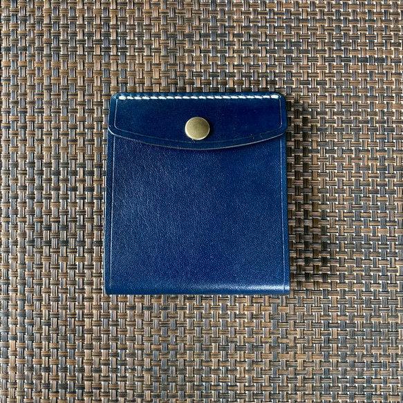 【右開卡袋2D藍r】薄款簡約鈔票剪刀MC-08dblr錢夾 鞣革 第4張的照片