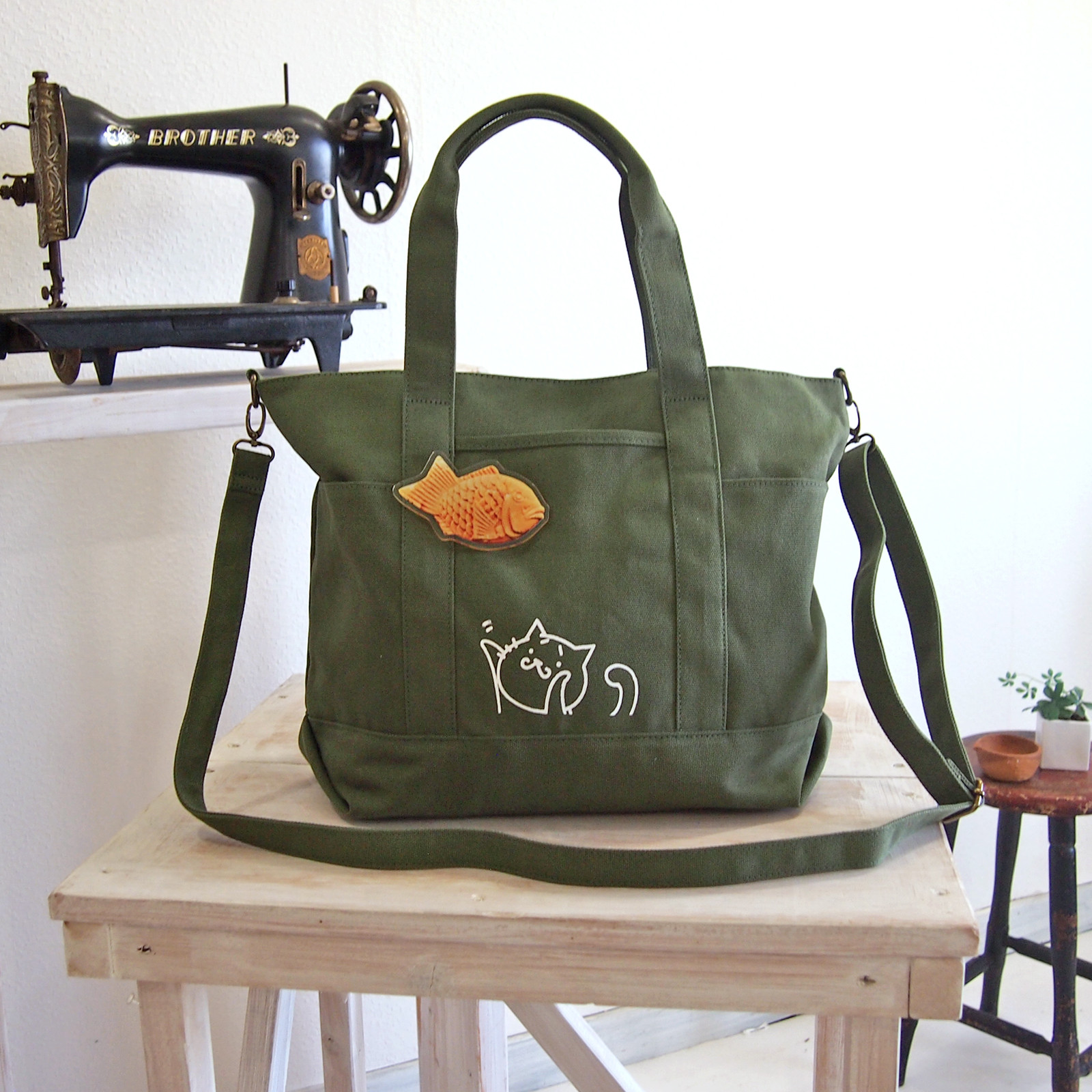 便利ファスナー ポケット 2WAYショルダートートバッグL帆布 猫 たい焼き カーキグリーン