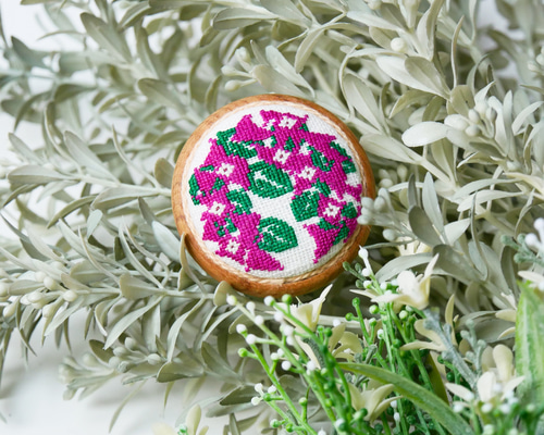 ブーゲンビリア 刺繍くるみボタンブローチ/ヘアゴム plantsplanet 南国