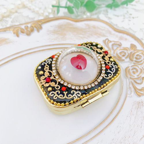 魔法少女☆ ハートが揺れるピルケース(小物入れ) ブローチ Pink Pony