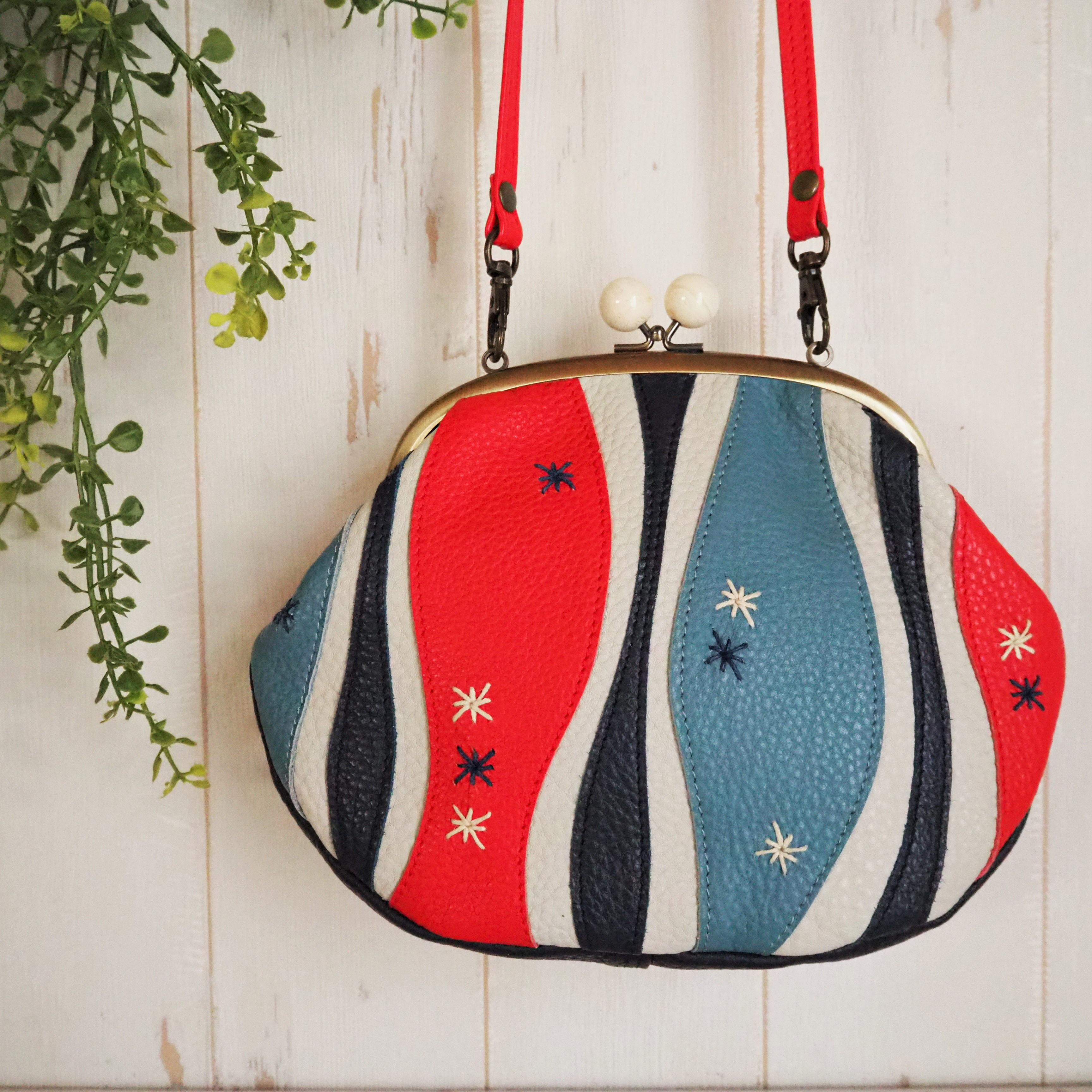 ミルキーウェイトリコ・なみなみ・がま口ポシェット　本革・手縫い・即納