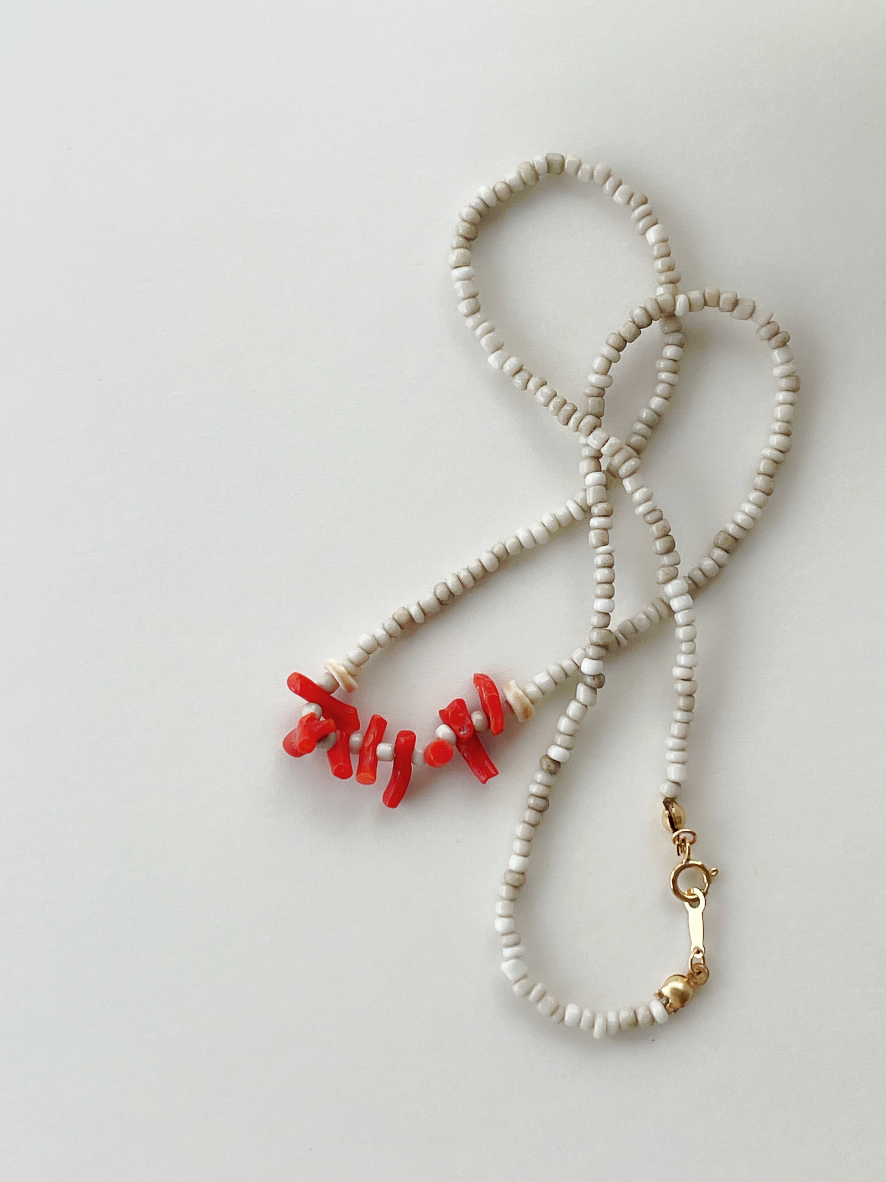 14kgf クラフトビーズと赤珊瑚のネックレス