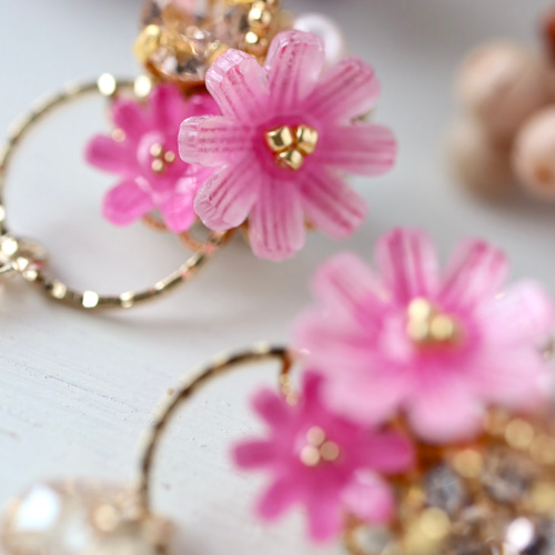 秋の花、コスモス＊揺れるbijouピアス／イヤリング イヤリング