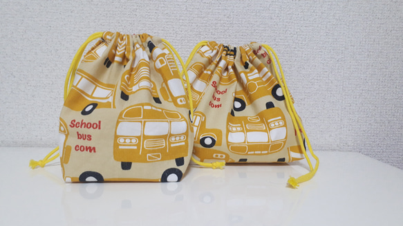 おしゃれなバス柄のお弁当&コップ袋 1枚目の画像