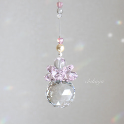 Swarovski クリスタル 30mmボール 小さなpink heart のLOVE（初恋）サンキャッチャー 2枚目の画像