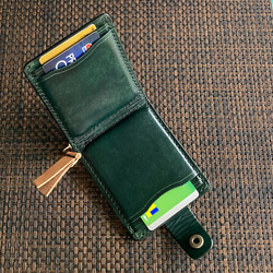 [深綠色染料] 錢夾變成扁平寬度 85 毫米 4 卡 + 多口袋紙幣夾 MC-10dgn Nume 皮革 第3張的照片