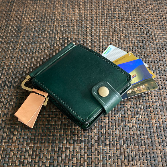 [深綠色染料] 錢夾變成扁平寬度 85 毫米 4 卡 + 多口袋紙幣夾 MC-10dgn Nume 皮革 第2張的照片