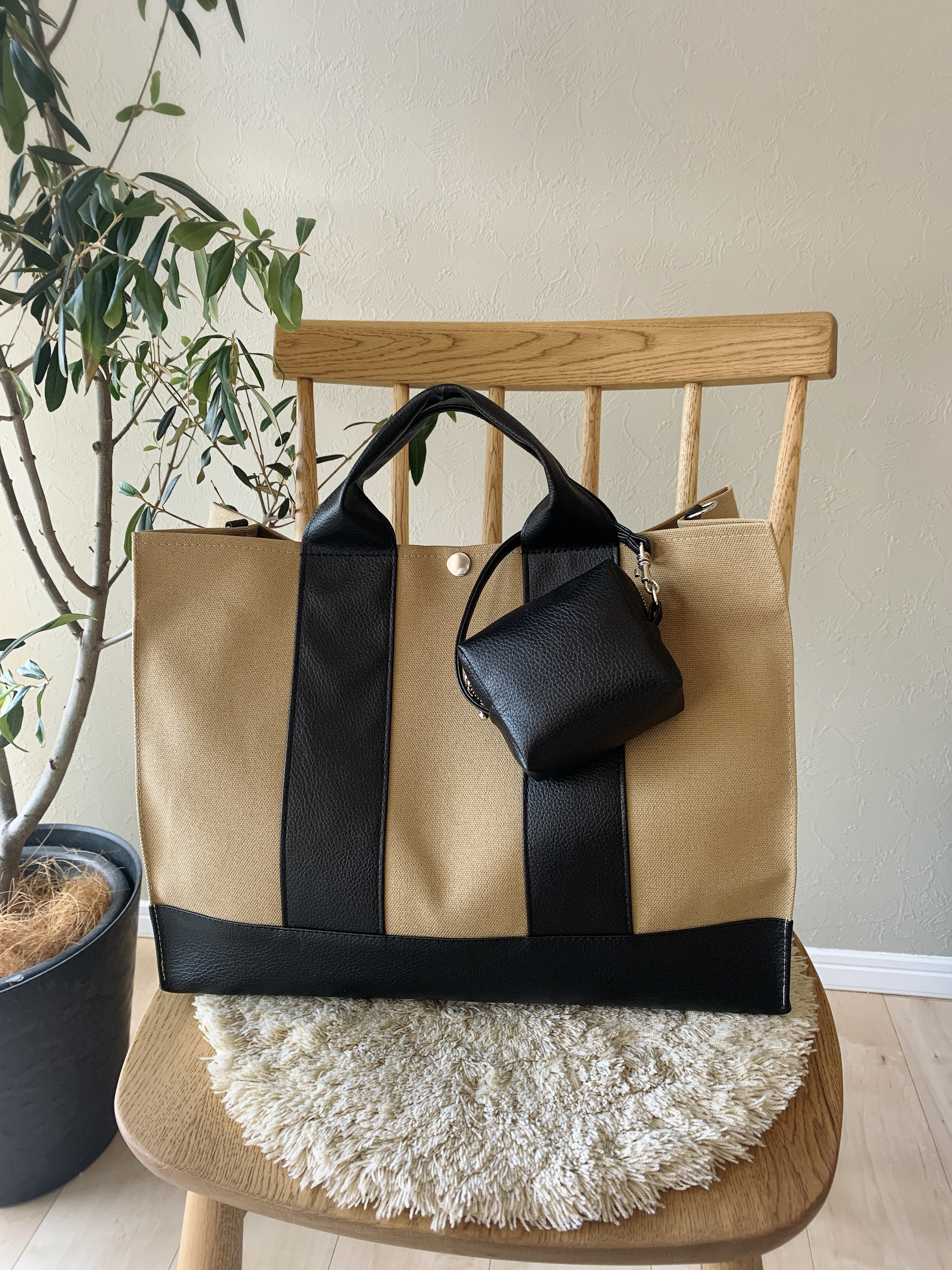 2way大人トートM /カーキベージュ×ブラック　軽量　通勤　通学　A4対応