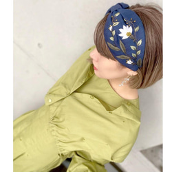 「Royal Blue」お花刺繍 リネン ヘアバンド/カチューシャ 【受注販売】 2枚目の画像