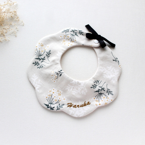 レースフラワー グレージュ スタイ 刺繍 名入れ ୨୧ (小さめ