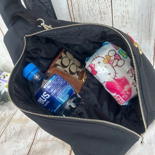 背面ポケット付き シワになりにくい しずく型 ワンショルダー