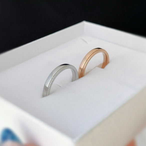 『純白のマリッジリング』ケース付き ペアリング ミル打  結婚指輪 マリッジリング 名入れ 刻印 ブライダル〈2本ペア〉 2枚目の画像