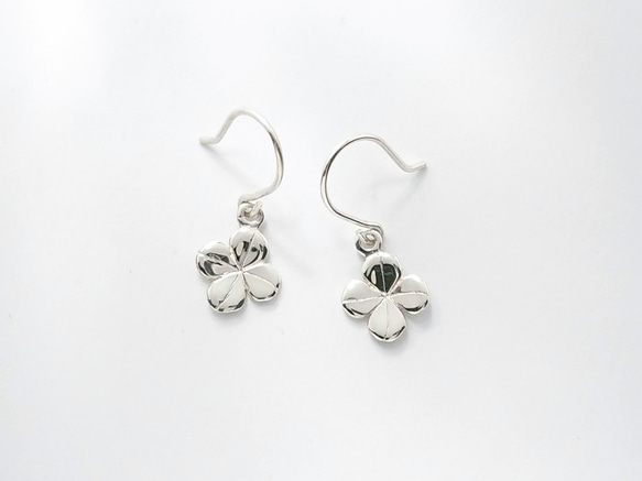 SILVER925 四つ葉のクローバーのフックピアス ピアス（フック