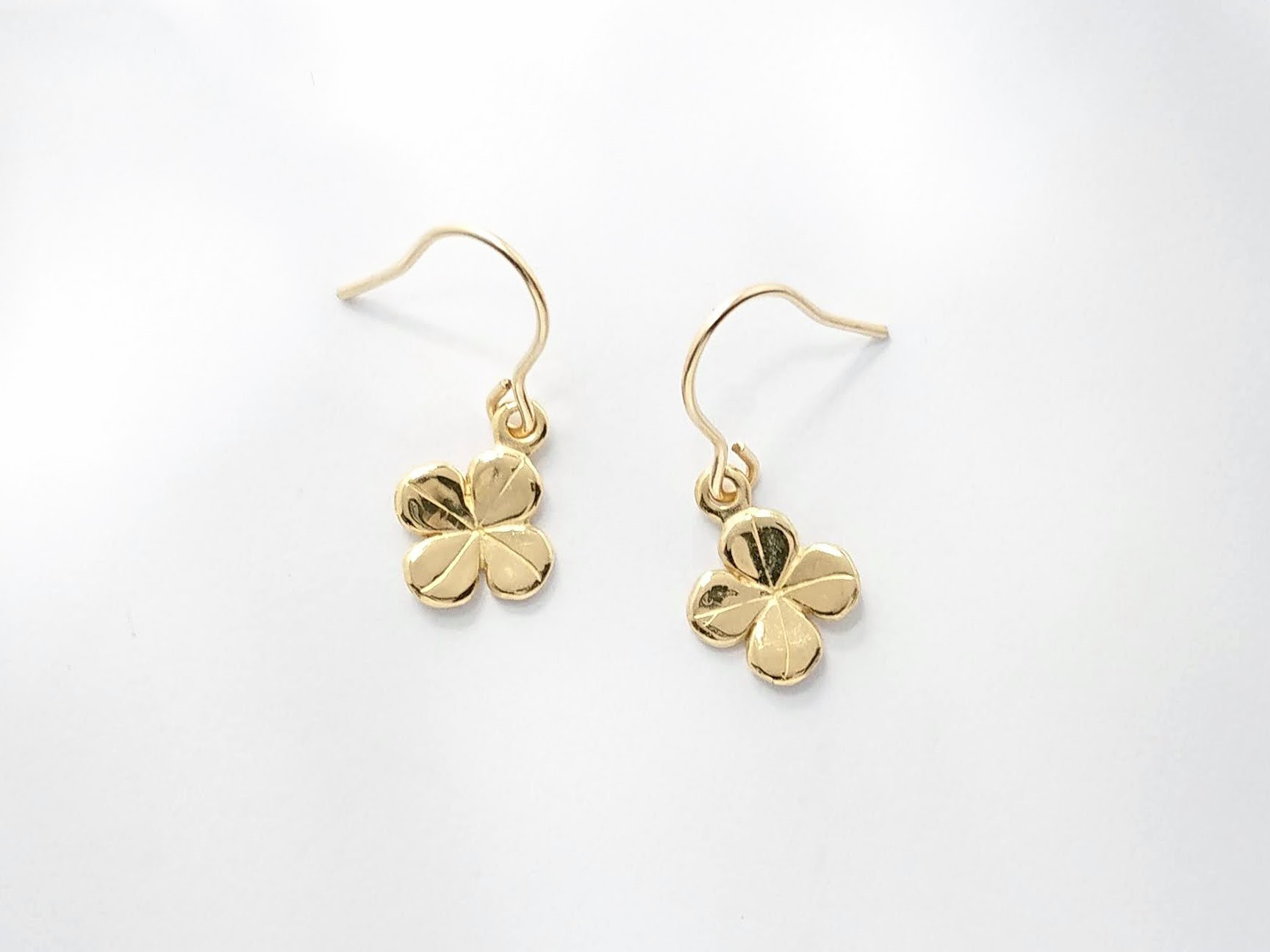 四つ葉のフープピアス ピアス クローバー 四つ葉[品番：QN000005926]｜terracotta