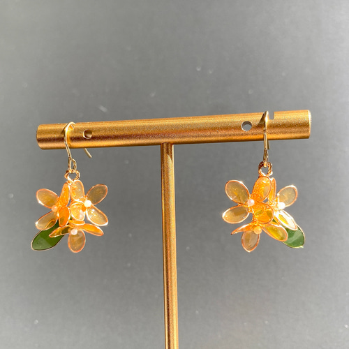 秋の香り 金木犀の花 イヤリング 秋の香りを纏うハンドメイド