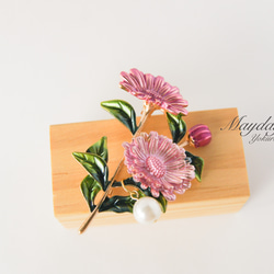 『優雅なブローチシリーズ〜可愛いマーガレットのブローチ』 3枚目の画像