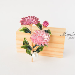 『優雅なブローチシリーズ〜可愛いマーガレットのブローチ』 1枚目の画像