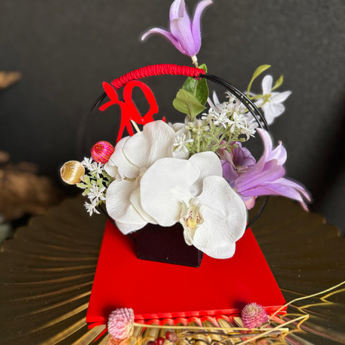 【美品】蘭のアレンジメントアートフラワー お祝い】白胡蝶蘭フラワーアレンジメント•*・送料無料 アートフラワー