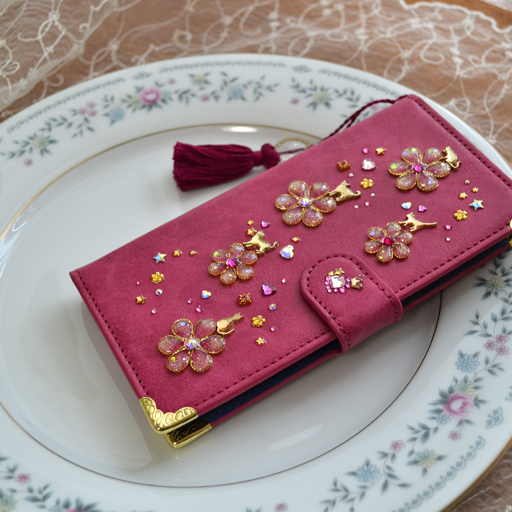 手帳型スマホケース『花と子猫たち』-deep cherry red-　全機種対応！プレミアケース☆生地リニューアル