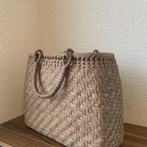 国産山葡萄蔓　手作り　かごバッグ　網代編み 国産山葡萄蔓　手作り　かごバッグ　網代編み