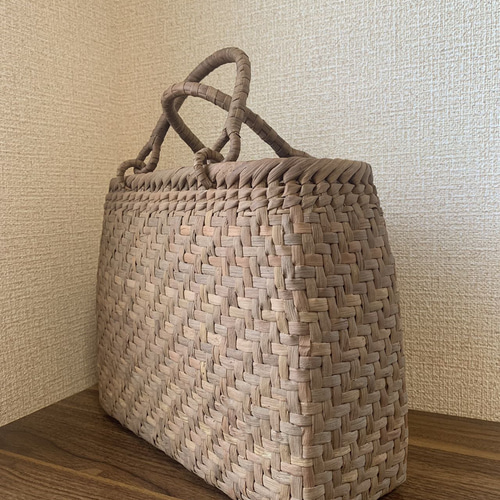 山葡萄かごバッグ 網代編み　手作り 伝統的な網代編みの風合いを活かした》山葡萄籠工房 山ぶどう