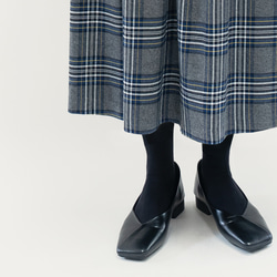 グレーでタータンを楽しむ ウールライク グレー 青 タータンチェック ロングスカート ●ROLLA● 5枚目の画像