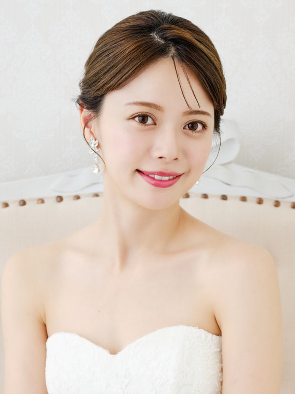 ウェディングイヤリング　ピアス　ブライダルイヤリング　ビジュー　花　クリスタル　小枝　結婚式　披露宴　前撮り　LE01 2枚目の画像