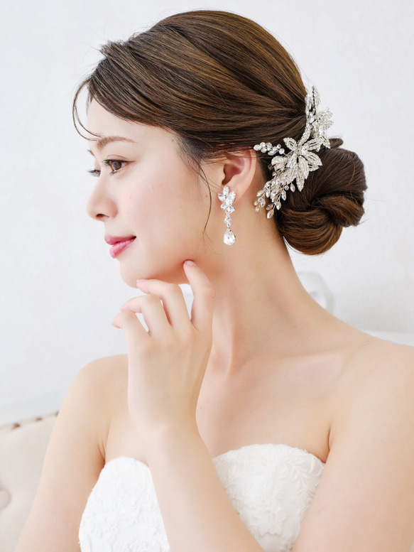 ウェディングイヤリング　ピアス　ブライダルイヤリング　ビジュー　花　クリスタル　小枝　結婚式　披露宴　前撮り　LE01 3枚目の画像