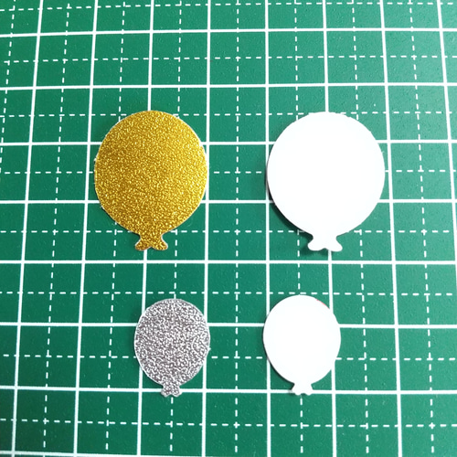 クラフトパンチ#1447メタリック 50枚 風船 フレークシール