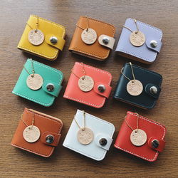 レザーの携帯ミニフォトケース 2枚目の画像