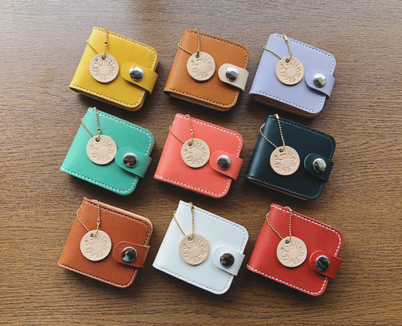 レザーの携帯ミニフォトケース 2枚目の画像