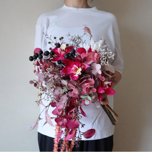 人気】モーヴピンクのトレンド横抱きブーケ♡ アーティフィシャル