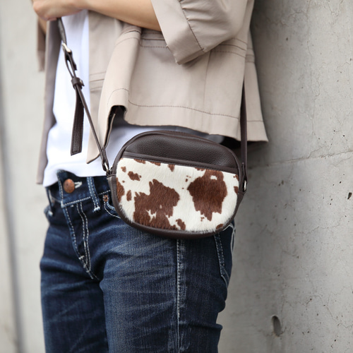 冬こそ主役 ハラコ ミニショルダーバッグ オーバル型 レディース