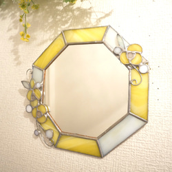 ✴︎:.｡光の魔法を纏うステンドグラスのクリスマスリース（グリーン