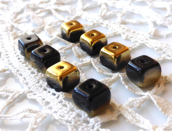 キューブ　ブラックゴールド　Czech Glass Beads8個 2枚目の画像