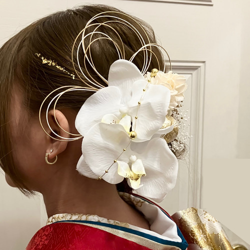胡蝶蘭和装髪飾り 金の胡蝶蘭とリボンの髪飾り 結婚式 卒業式 成人式 七五三 胡蝶蘭和装髪飾り 金の胡蝶蘭とメタルフラワーの髪飾り 結婚式