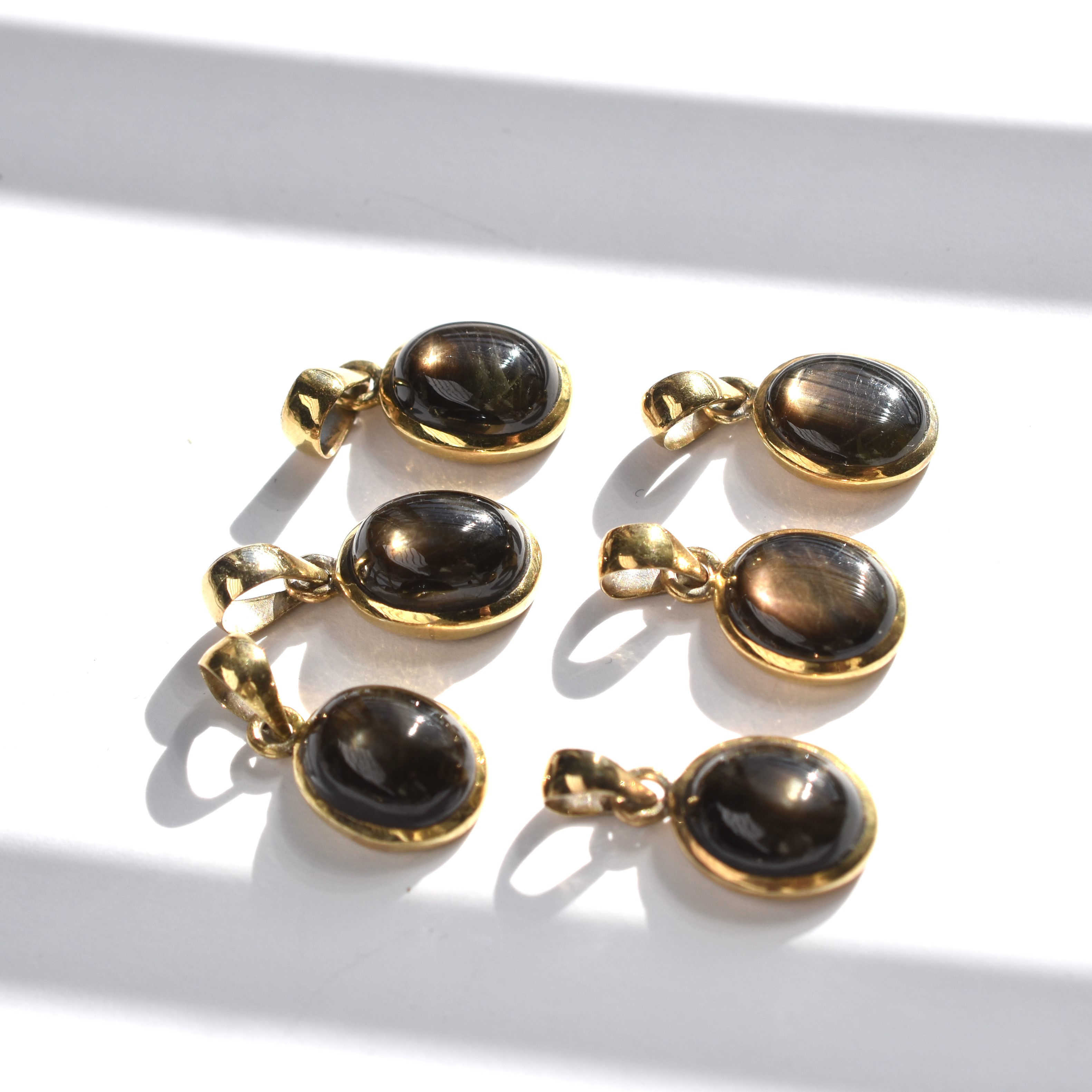 SALE【訳あり・S5のみ・L残り3】超希少石！　ケニア産ゴールドシーンサファイア　サージカルステンレスネックレス