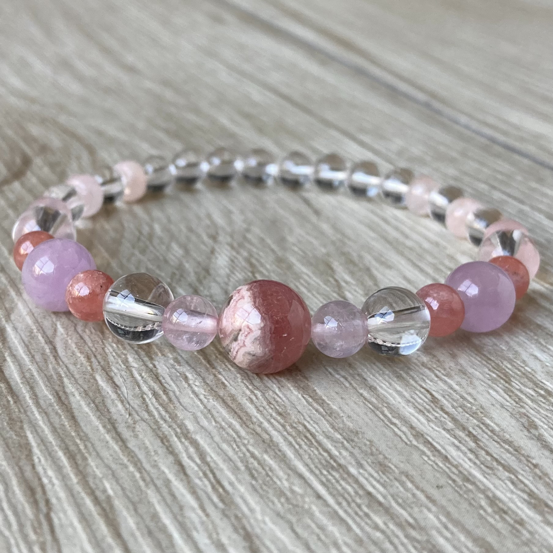 やわらかなピンクで心華やぐ/インカローズ・クンツァイト他/ 天然石 ストーン ブレスレット