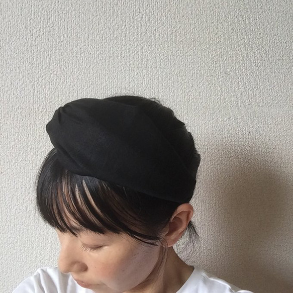 アシンメトリー　リネンのカチューシャ（クロスターバン型・ブラック）chika 5枚目の画像
