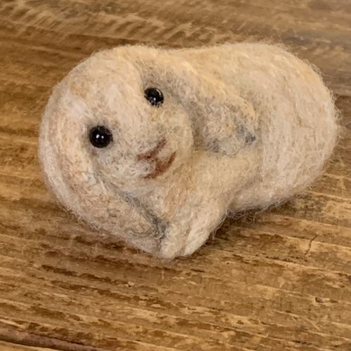 垂れ耳うさぎさんのブローチ*ロップイヤー ブローチ 七色うさぎ 垂れ耳うさぎさんのブローチ*ロップイヤー ブローチ 七色うさぎ