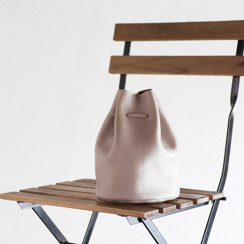 シンプルだけど、どこか特別】巾着バッグ レディース メンズ 本