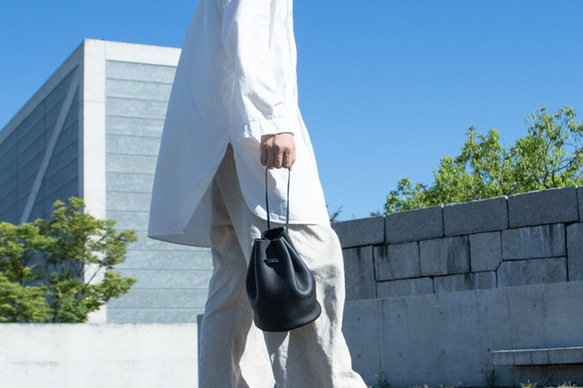 【シンプルだけど、どこか特別】巾着バッグ　レディース　メンズ　本革　手提げ　日本製　姫路レザー　ブラック ma-02ss 7枚目の画像