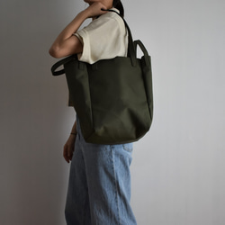 DROP SHOULDER TOTE BAG（オリーブ / カーキ） 10枚目の画像