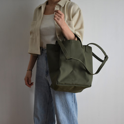 DROP SHOULDER TOTE BAG（オリーブ / カーキ） 13枚目の画像