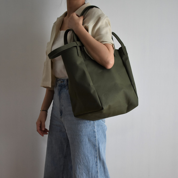 DROP SHOULDER TOTE BAG（オリーブ / カーキ） 7枚目の画像