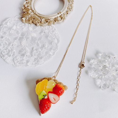ツヤツヤフルーツタルトのネックレス フェイクスイーツ ネックレス