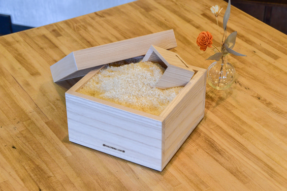 津南桐 桐たんす屋の米びつ~10ｋｇ~ ☆一合升付き☆ 津南桐 7cm