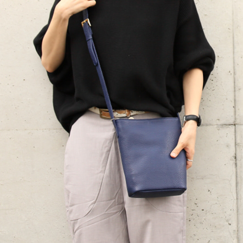 値下げ☆バケツ型レザーバッグ 夜まで値下げ！！our 黒いレザー バケツ